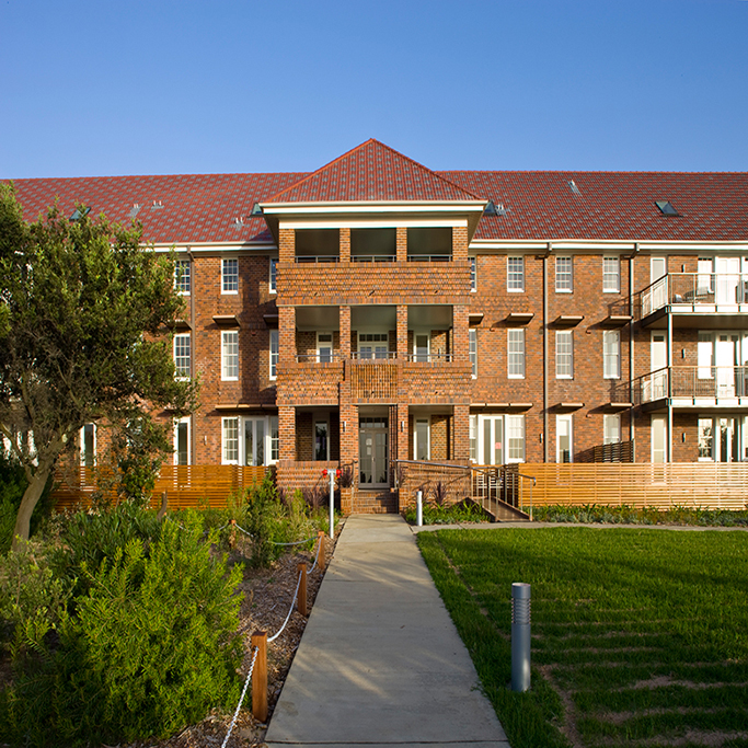 Building entry façade